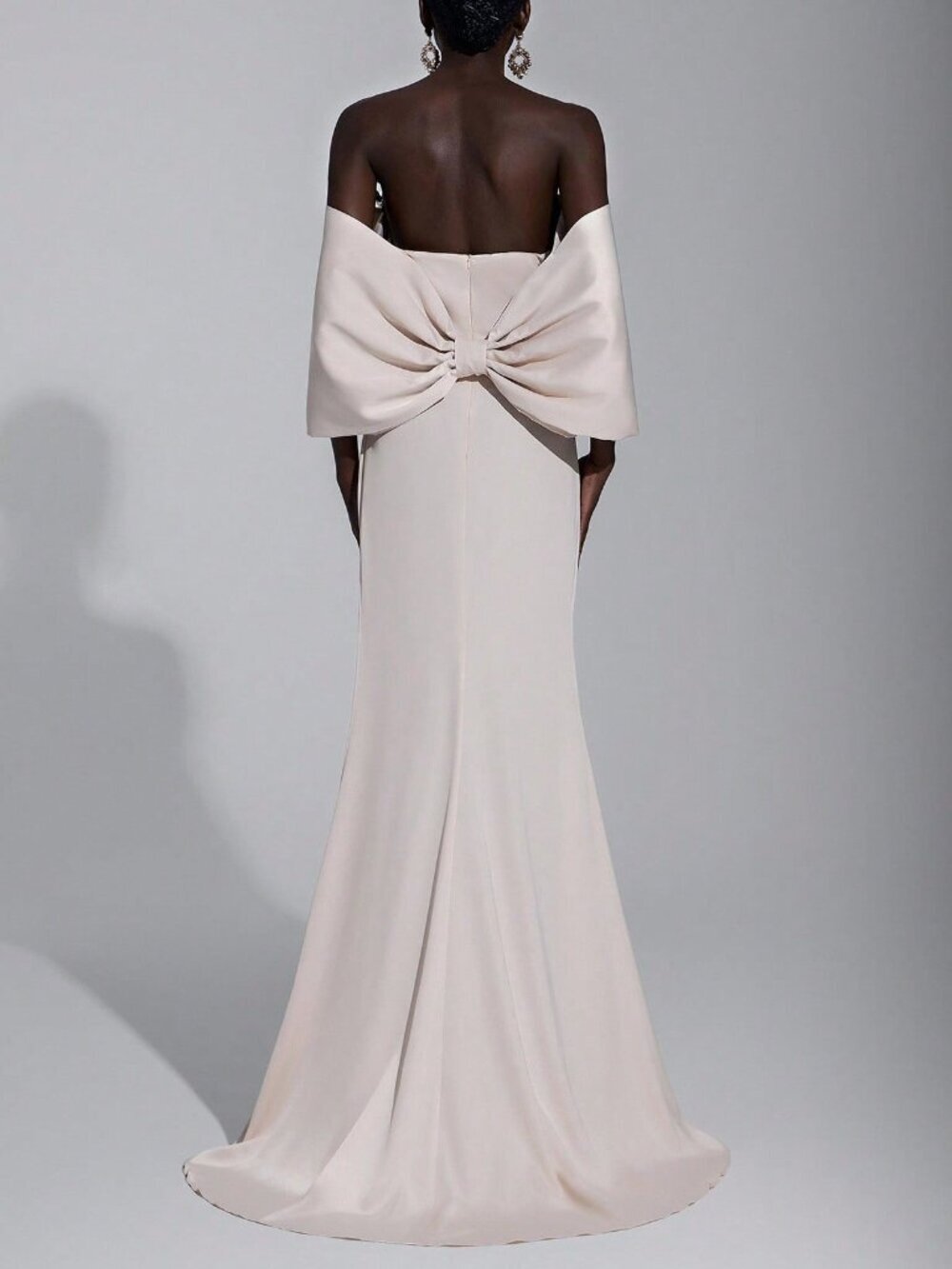 Apricot Elegant Women's Satin Strapless V-Neck High Slit Shawl - Picture 2 of 7
